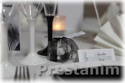 decoration-mariage-musique-noir-blanc-contenant-dragees-notes