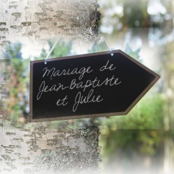 pancartes-fleche-en-bois-pour-mariage