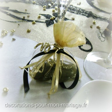 sachet-dore-pour-dragees