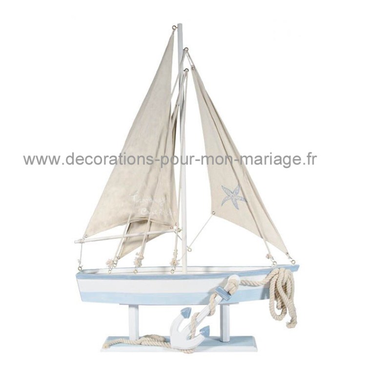 tres-grand-voilier-decor-marin-buffet-et-interieur-mer